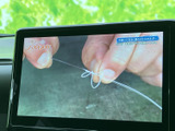 テレビ番組を画面いっぱいに表示でき、停車中の待ち時間にも映像を楽しめます。見やすい大画面で、音声や映像を確認しやすく、車内で過ごす時間の楽しみが広がります。