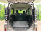 普段のお買い物や通勤、送迎等に十分な荷室スペースを確保しております。セカンドシートを倒すと、大きな荷物の積載も可能です♪