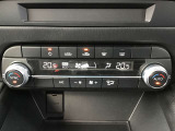 オートエアコン付き。左右それぞれで温度調節ができます!