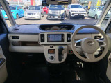 広々とした運転席周り!