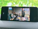 テレビ番組を視聴できる画面を備えています。停車中の待ち時間などに映像を楽しめるので、車内で過ごす時間をより有効に活用したい方にもおすすめです。