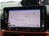 『1台』のお車に対して、3名体制で日々議論を重ね仕入れを行っております。