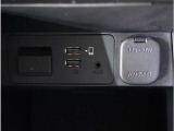 【12V電源】USBポートなどを追加することができます。