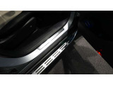 メルセデスジャパンが定めるサーティファイドカー(認定中古車)として登録を致しますので、納車時にはタイヤやバッテリー等も規定以下の数値であれば、整備代金を頂かず、無償で交換となります。ご安心下さい。