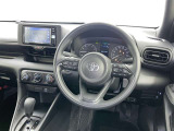 運転席まわりです。 各操作スイッチは使いやすい位置に配置されてます。