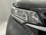 LEDヘッドライトは、点灯の瞬間から最大光量を発揮し、突然暗くなるトンネルなどでの安定感を高めます。