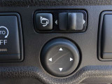 【電動格納ドアミラー】狭い駐車場で便利な電動格納ドアミラーが付いています。