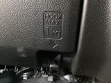 レジ袋や手提げ袋を引っ掛けるのに便利なショッピングフックを装備しています。実用的で便利なアイテムです♪
