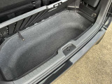 トランク下には大きな収納スペースが有りさらにたくさんの荷物が積めます