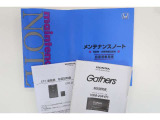 メンテナンスノート・お車の取り扱い説明書・ナビの取り扱い説明書・カギも2つございます♪