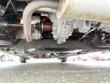 【下廻り防錆塗装】下回りの防錆加工も大人気オプションです。下回りを融雪剤などから長期間お守り致します。是非お車と一緒にご検討くださいませ。