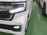 【LEDヘッドライト】LEDヘッドライトは消費電力が少ないので寿命が長いですよ!明るさも十分で、夜間走行の負担を和らげてくれます、オート点灯システムも付いております