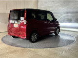 LEDヘッドランプです。十分な明るさを保ちつつも消費電力が少なく、バルブ寿命も長いのが特徴です。瞬時にMAXの光量を発揮するのもLEDならではです。☆LEDフォグランプも装備☆