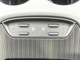 【シートヒーター&ベンチレーション】夏場は涼しい風でお尻や背中の熱やムレを防ぎ、冬はエアコンよりも早く温まってポカポカに!季節を問わず快適に過ごせます。