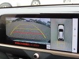 「パノラミックビューモニター」でクルマを真上から見るように周囲を確認でき、駐車の際に大活躍☆