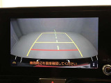バックモニター装着車は後退時の強い味方です♪車庫入れや縦列駐車の際、後退操作の参考になるガイドラインをナビ画面に表示します。