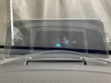 車速やナビのルート誘導などを表示してくれるアクティブ・ドライビング・ディスプレイ。視線や焦点調節が少なく済み、気持ちよく安全に運転を楽しめます。
