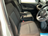 フィット感のあるシート。身体をしっかりと支えてくれるので、長時間の運転も快適にサポートしてくれます。