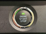 電子カードキーを携帯していれば、ボタンを押すだけでエンジンの始動がスマートに行えます。