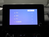 ディスプレイオーディオを装備。スマホとクルマをつなぐことで、これまでのナビに加えて、色々なサービスが楽しめます。