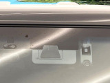 【トヨタセーフティセンス】走行中に前方の車両等を認識し、衝突しそうな時は警報とブレーキで衝突回避と被害軽減をアシスト。より安全にドライブをお楽しみいただけます。