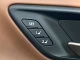 【メモリー機能付きパワーシート】ドライバーごとに設定したシート位置を記憶して、ボタン一つで切り替えできる便利な機能!運転する方が複数名いらっしゃるご家庭におすすめです♪