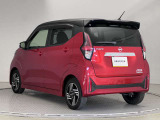 【ワイド保証】日産販売店の中古車には、無料で保証が付いています。走行距離無制限で、無料保証期間は1年間から。品質に自信があるから実現した、日産ならではの保証です。