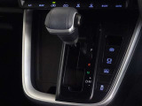 電動パーキングブレーキ・ブレーキホールドを装備してます。ホールド機能は信号待ちが多い一般道で疲労軽減になり、大好評です!