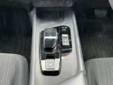 e-powerの電子シフトノブはワンタッチでドライブ・リバースに入れていただけますので非常に操作が楽々です!