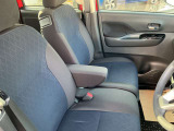 快適に運転できるドライブポジション!40mmも調整できる運転席シートリフターとシートスライドで、無理のない運転姿勢がとれます
