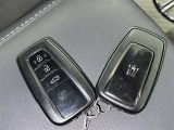 キーを取り出さずにドアを施錠&解錠。クルマの始動も可能です。