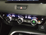 オートエアコン装着車で車内はいつも快適です!