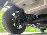 お車を安心してお乗りいただく為には、足回りの定期点検が欠かせません。サービスサポート(有償保証)では無料点検もご提供しており、安心のカーライフをお過ごしいただけるサポート体制が整っています。