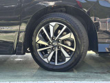 日産純正アルミホイール タイヤサイズは195/60R16です。