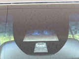 【シティブレーキアクティブシステム】低速走行中に前方の車両等を認識し、衝突しそうな時は警報とブレーキで衝突回避と被害軽減をアシスト。より安全にドライブをお楽しみいただけます。
