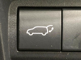 【パワーバックドア】スマートキーや運転席のボタンを押すだけでリアゲートが自動で開閉します!荷物を持っている時や、高い位置にあるバックドアを閉める際に便利な機能です♪