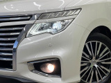 【LEDヘッドライト】悪天候や夜間走行時も良好な視界を確保し安心して運転できる高輝度LEDヘッドライトを装備!点灯速度が早く、消費電力も抑えられています。