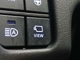 パノラミックビューモニター付きです。車両を上から見たような映像をディスプレイオーディオ画面に表示。運転席からの目視だけでは見にくい、車両周辺の状況をリアルタイムでしっかり確認できます。