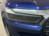 LEDヘッドライトは、点灯の瞬間から最大光量を発揮し、突然暗くなるトンネルなどでの安定感を高めます。