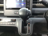 オートマのシフトレバーは操作しやすい位置にあります。