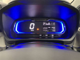 見やすさと先進性を両立したデジタルメーター