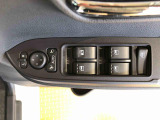 パワーウィンドウつきで窓の開閉もラクラク♪更に電動格納ドアミラー付!