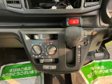 ダイハツディーラーでは「ダイハツ認定U-CAR」という基準を設け、車選びに詳しくないお客様でも「安心して選べる」をご提供しています。