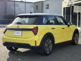 全国の正規ディーラーにてメンテナンスなどが可能な保証付き認定中古車となります!100項目にもおよぶ点検を納車前に行い、ご自宅まで納車(全国納車)いたします!