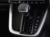電動パーキングブレーキ・ブレーキホールドを装備してます。ホールド機能は信号待ちが多い一般道で疲労軽減になり、大好評です!