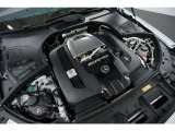 4.0L V型8気筒ツインターボエンジンに電気モーターを組み合わせた、プラグインハイブリッドシステムを搭載。エンジン単体で出力612ps、トルク91.8kgmを発揮します。