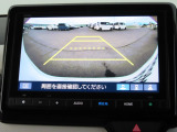 リアワイドカメラシステム!従来の視野に加えて、後方側方を約180&deg;まで見えるワイドビューと、後方を真上から見たような視野で駐車時などに便利なトップダウンビューの3つの視野があります!