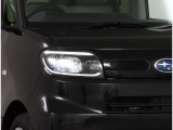 白く明るい光で夜間走行の安心感を高めるLEDヘッドランプです。