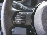 【ステアリングスイッチ】運転中、前方から目線をそらすことなく、オーディオ等の操作が可能な便利機能!