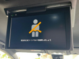 【フリップダウンモニター】大画面モニターで後席でもエンタメをお楽しみいただけます。小さなお子様にも大人気の装備です♪